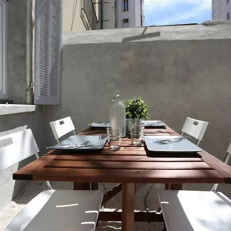 Gregbnb - Studio Terrasse - Parking Inclus - Climatise - 15Min Gare Toulon Exterior foto